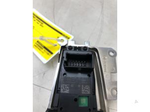 Gebruikte Handrem schakelaar BMW X3 (F25) xDrive20d 16V Prijs € 39,00 Margeregeling aangeboden door Wessel Parts & Service B.V.