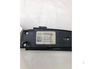 Gebruikte Schakelaar (diversen) BMW X3 (F25) xDrive20d 16V Prijs € 39,00 Margeregeling aangeboden door Wessel Parts & Service B.V.