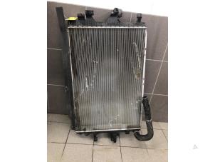 Gebruikte Radiateur Volkswagen Transporter T6 2.0 TDI Prijs € 125,00 Margeregeling aangeboden door Wessel Parts & Service B.V.