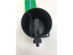 Gebruikte Luchthoeveelheidsmeter Volkswagen Transporter T6 2.0 TDI Prijs € 49,00 Margeregeling aangeboden door Wessel Parts & Service B.V.