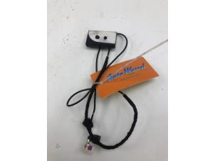 Gebruikte Antenne (diversen) Mercedes EQV 300 Prijs € 39,00 Margeregeling aangeboden door Wessel Parts & Service B.V.