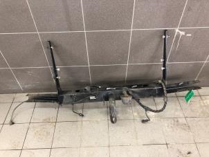 Gebruikte Trekhaak Volkswagen Transporter T6 2.0 TDI Prijs € 249,00 Margeregeling aangeboden door Wessel Parts & Service B.V.