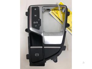 Gebruikte Handrem schakelaar Audi A5 Sportback (F5A/F5F) 2.0 35 TFSI Mild Hybrid 16V Prijs € 59,00 Margeregeling aangeboden door Wessel Parts & Service B.V.