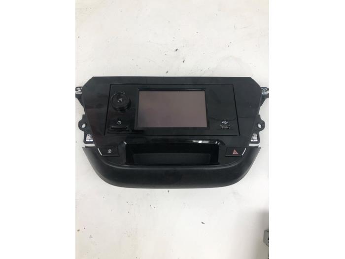Gebruikte Display Interieur Opel Corsa F (UB/UH/UP) 1.2 Turbo 12V 100 Prijs € 366,45 Margeregeling aangeboden door Wessel Parts & Service B.V.