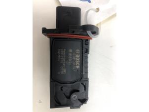 Gebruikte Luchtmassameter BMW X2 (F39) sDrive 18i 1.5 12V TwinPower Turbo Prijs € 39,00 Margeregeling aangeboden door Wessel Parts & Service B.V.