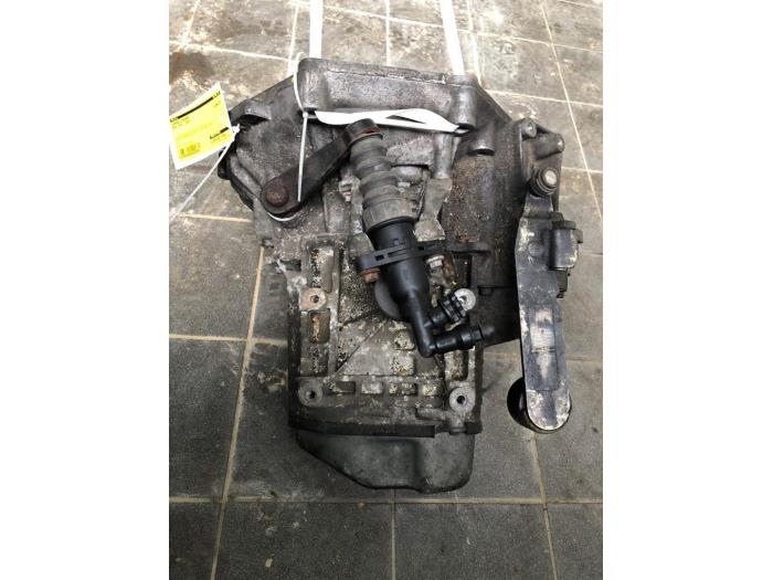 Gebruikte Versnellingsbak Mini Mini Cooper S (R53) 1.6 16V Prijs € 366,45 Margeregeling aangeboden door Wessel Parts & Service B.V.