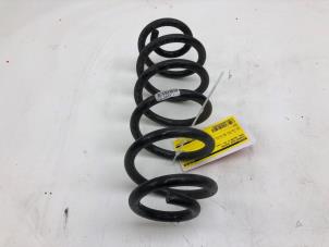 Gebruikte Veerschroef achter Opel Astra K Sports Tourer 1.2 Turbo 12V Prijs € 29,00 Margeregeling aangeboden door Wessel Parts & Service B.V.