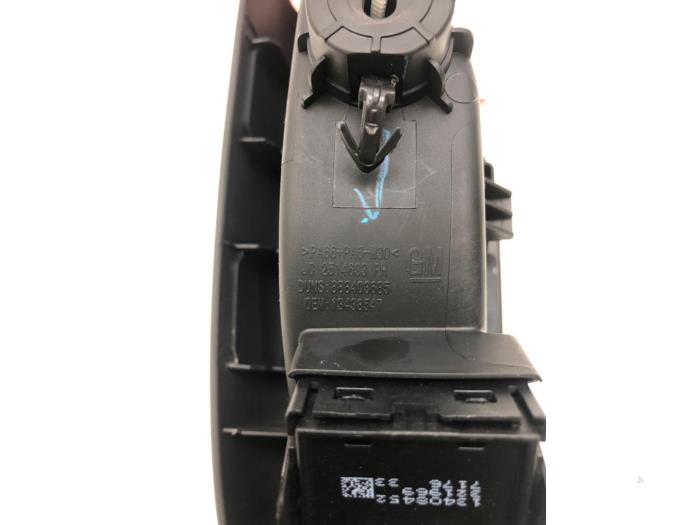 OPEL Astra K (2015-2021) Кнопка стеклоподъемника передней левой двери 13438547 25182233