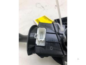 Gebruikte Licht + Raw Schakelaar Opel Insignia Prijs € 89,00 Margeregeling aangeboden door Wessel Parts & Service B.V.