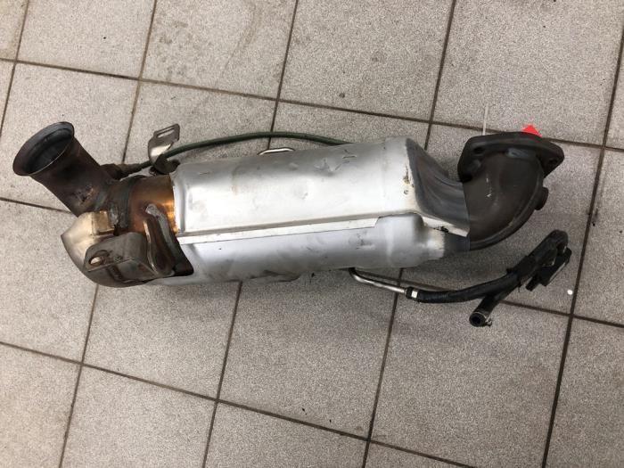Gebruikte Katalysator Opel Grandland (X) 1.6 Turbo 16V Hybrid4 Prijs € 681,45 Margeregeling aangeboden door Wessel Parts & Service B.V.