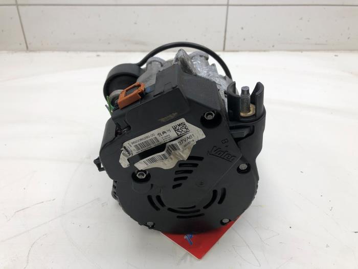 Dynamo van een Opel Grandland (X) 1.6 Turbo 16V Hybrid4 2020