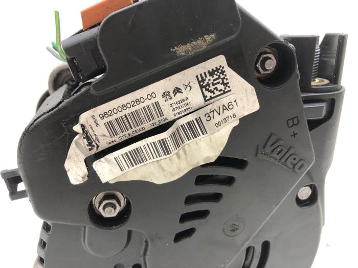 Dynamo van een Opel Grandland (X) 1.6 Turbo 16V Hybrid4 2020