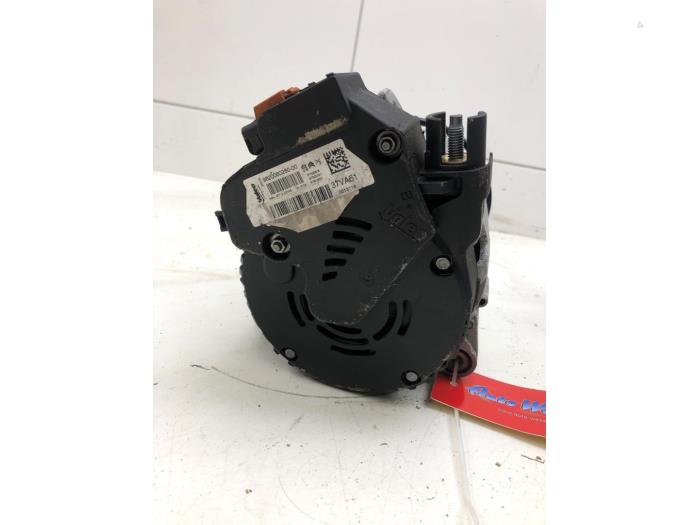 Dynamo van een Opel Grandland (X) 1.6 Turbo 16V Hybrid4 2020