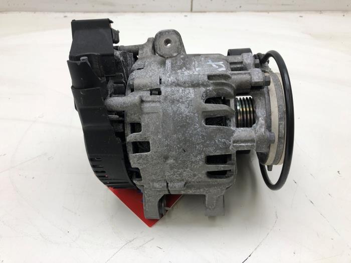 Dynamo van een Opel Grandland (X) 1.6 Turbo 16V Hybrid4 2020