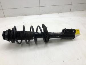 Gebruikte Mac Phersonpoot links-voor Hyundai i20 1.2i 16V Prijs € 99,00 Margeregeling aangeboden door Wessel Parts & Service B.V.