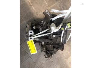 Gebruikte Versnellingsbak Volkswagen Caddy Combi III (2KB,2KJ) 1.9 TDI Prijs € 699,00 Margeregeling aangeboden door Wessel Parts & Service B.V.