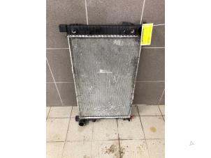 Gebruikte Radiateur Mercedes C Combi (S203) 1.8 C-180K 16V Prijs € 59,00 Margeregeling aangeboden door Wessel Parts & Service B.V.