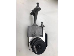 Gebruikte ABS Pomp Mercedes C Combi (S203) 1.8 C-180K 16V Prijs € 49,00 Margeregeling aangeboden door Wessel Parts & Service B.V.