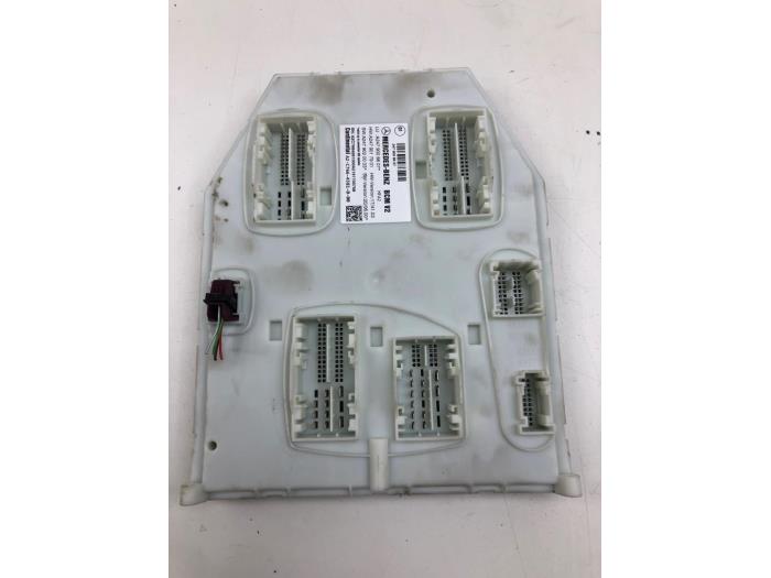 Computer Body Control van een Mercedes-Benz A (177.0) 1.3 A-250 e Turbo 16V 2021