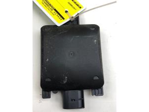 Gebruikte Radar sensor Skoda Fabia III Combi (NJ5) 1.0 TSI 12V Prijs € 175,00 Margeregeling aangeboden door Wessel Parts & Service B.V.