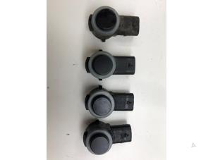 Gebruikte PDC Sensor Set Volkswagen Transporter T6 2.0 TDI Prijs € 80,00 Margeregeling aangeboden door Wessel Parts & Service B.V.