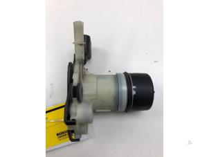 Gebruikte Adblue pomp Volkswagen Transporter T6 2.0 TDI 204 Prijs € 199,00 Margeregeling aangeboden door Wessel Parts & Service B.V.