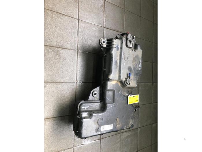 Gebruikte Tank adblue Volkswagen Transporter T6 2.0 TDI Prijs € 366,45 Margeregeling aangeboden door Wessel Parts & Service B.V.