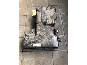 Gebruikte Adblue tank Volkswagen Transporter T6 2.0 TDI Prijs € 349,00 Margeregeling aangeboden door Wessel Parts & Service B.V.