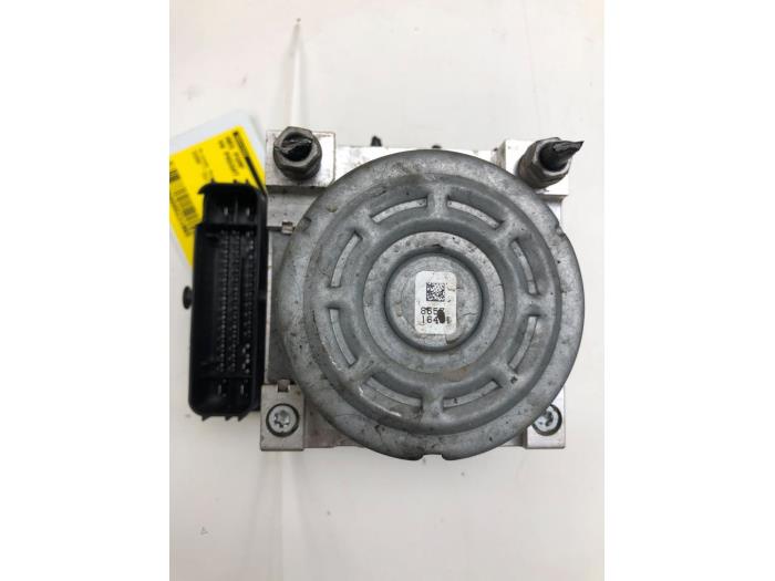 Gebruikte ABS Pomp Volkswagen Passat Variant (3G5) 2.0 TDI 16V 150 Prijs € 261,45 Margeregeling aangeboden door Wessel Parts & Service B.V.