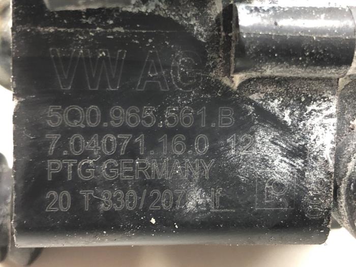 Gebruikte Waterpomp Volkswagen Transporter T6 2.0 TDI Prijs € 51,45 Margeregeling aangeboden door Wessel Parts & Service B.V.