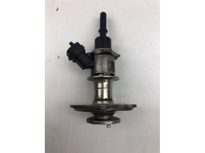 Gebruikte Injector adblue Skoda Octavia Combi (NXAC) 2.0 TDI GreenTec 16V Prijs € 93,45 Margeregeling aangeboden door Wessel Parts & Service B.V.