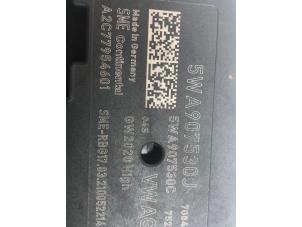 Gebruikte Gateway module Skoda Octavia Combi (NXAC) 2.0 TDI GreenTec 16V Prijs € 89,00 Margeregeling aangeboden door Wessel Parts & Service B.V.