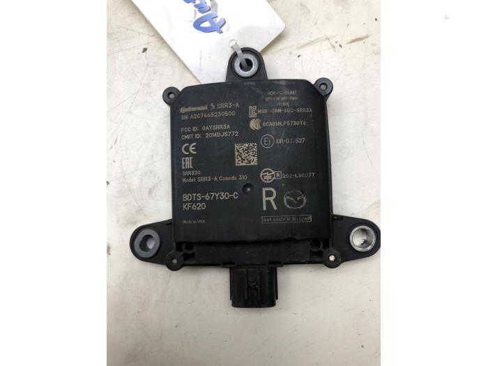 Gebruikte Dode hoek sensor Mazda CX-30 (DM) 2.0 e-SkyActiv-G 122 16V Prijs € 418,95 Margeregeling aangeboden door Wessel Parts & Service B.V.