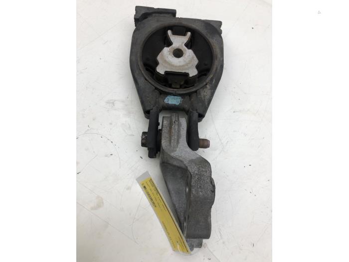 Gebruikte Motorsteun Mazda CX-30 (DM) 2.0 e-SkyActiv-G 122 16V Prijs € 82,95 Margeregeling aangeboden door Wessel Parts & Service B.V.