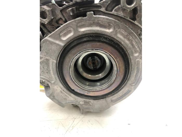 Dynamo van een Mazda CX-30 (DM) 2.0 e-SkyActiv-G 122 16V 2021