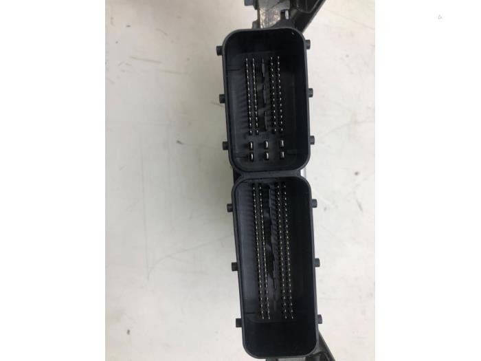 Gebruikte Computer Motormanagement Mercedes E (W211) 2.2 E-200 CDI 16V Prijs € 183,75 Margeregeling aangeboden door Wessel Parts & Service B.V.