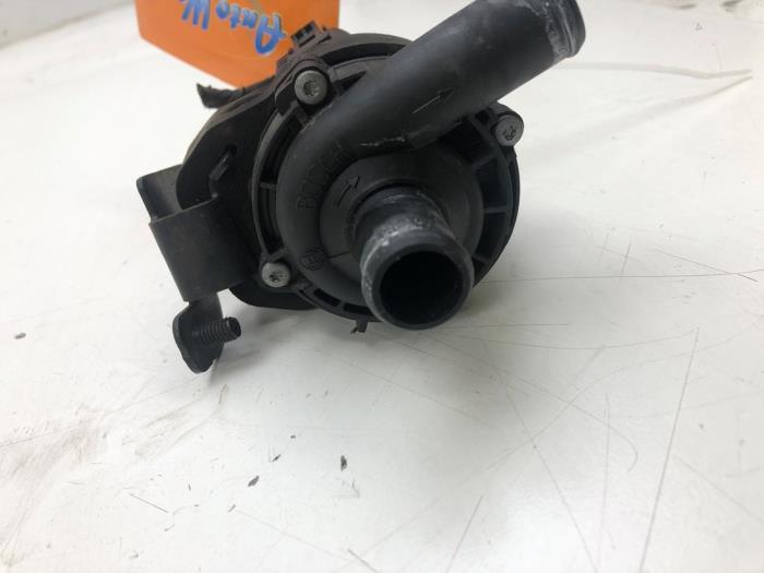 Gebruikte Waterpomp Mercedes E (W211) 2.2 E-200 CDI 16V Prijs € 40,95 Margeregeling aangeboden door Wessel Parts & Service B.V.