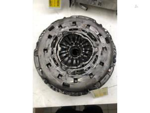 Gebruikte Vliegwiel dubbele massa Ford Transit Custom 2.2 TDCi 16V Prijs € 149,00 Margeregeling aangeboden door Wessel Parts & Service B.V.