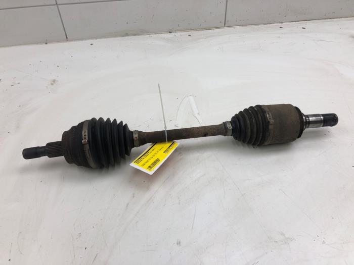 Gebruikte Steekas links-voor Mercedes ML II (164/4JG) 3.0 ML-320 CDI 4-Matic V6 24V Prijs € 72,45 Margeregeling aangeboden door Wessel Parts & Service B.V.