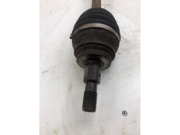 Gebruikte Steekas rechts-voor Mercedes ML II (164/4JG) 3.0 ML-320 CDI 4-Matic V6 24V Prijs € 72,45 Margeregeling aangeboden door Wessel Parts & Service B.V.