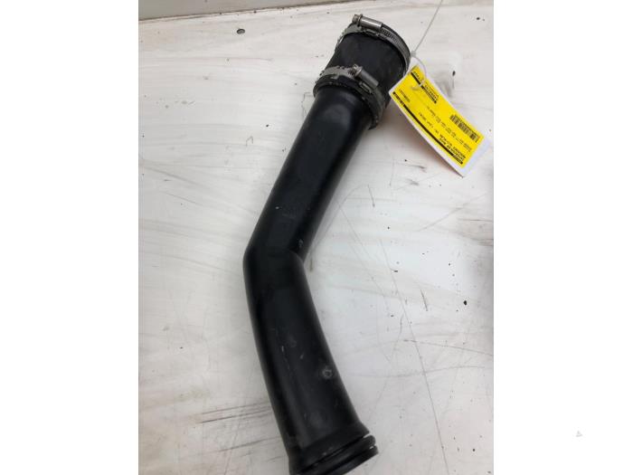 Gebruikte Intercooler Buis Mercedes GLC (X253) 2.0 260 16V 4-Matic Prijs € 36,75 Margeregeling aangeboden door Wessel Parts & Service B.V.