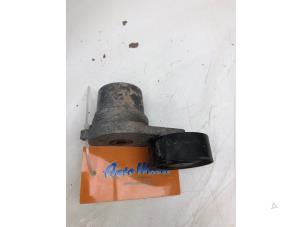 Gebruikte Spanrol Multiriem Mercedes GLC (X253) 2.0 260 16V 4-Matic Prijs € 49,00 Margeregeling aangeboden door Wessel Parts & Service B.V.