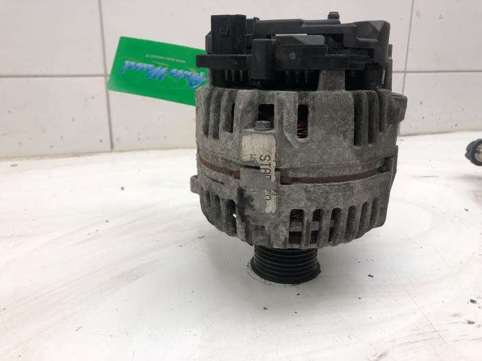 Gebruikte Dynamo Volkswagen Polo III (6N2) 1.4 16V 75 Prijs € 40,95 Margeregeling aangeboden door Wessel Parts & Service B.V.