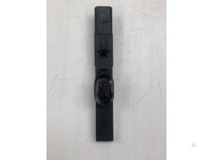 Gebruikte Antenne (diversen) Opel Astra L (F3/FB/FM/FP) 1.2 Turbo 130 12V Prijs € 29,00 Margeregeling aangeboden door Wessel Parts & Service B.V.