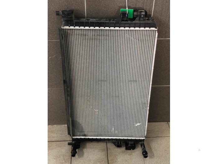 Gebruikte Radiateur Skoda Octavia Combi (5EAC) 1.0 TSI 12V Prijs € 93,45 Margeregeling aangeboden door Wessel Parts & Service B.V.