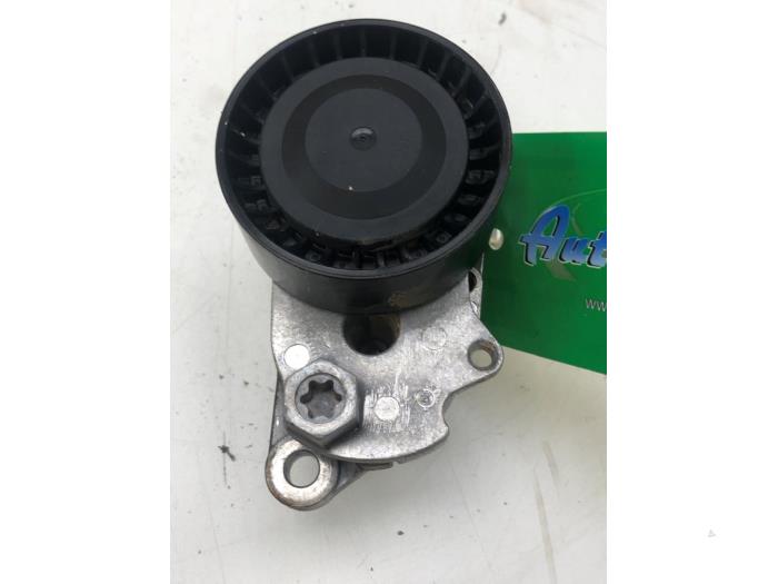 Gebruikte Spanrol Multiriem Seat Arona (KJX) 1.0 TSI 12V Prijs € 30,45 Margeregeling aangeboden door Wessel Parts & Service B.V.