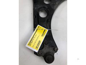 Gebruikte Draagarm rechts-voor Opel Corsa F (UB/UH/UP) 1.2 12V 75 Prijs € 99,00 Margeregeling aangeboden door Wessel Parts & Service B.V.