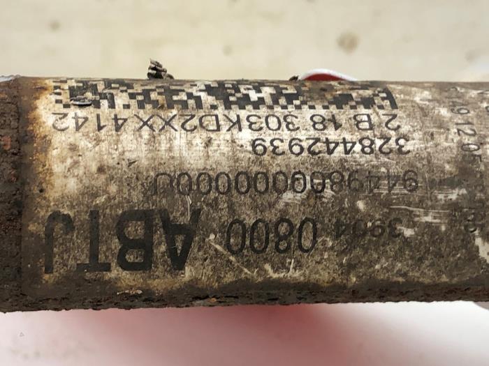 Aandrijfas links-voor van een Opel Astra K 1.4 Turbo 16V 2019