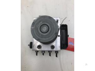 Gebruikte ABS Pomp Opel Grandland (X) 1.6 Turbo 16V Hybrid4 Prijs € 249,00 Margeregeling aangeboden door Wessel Parts & Service B.V.