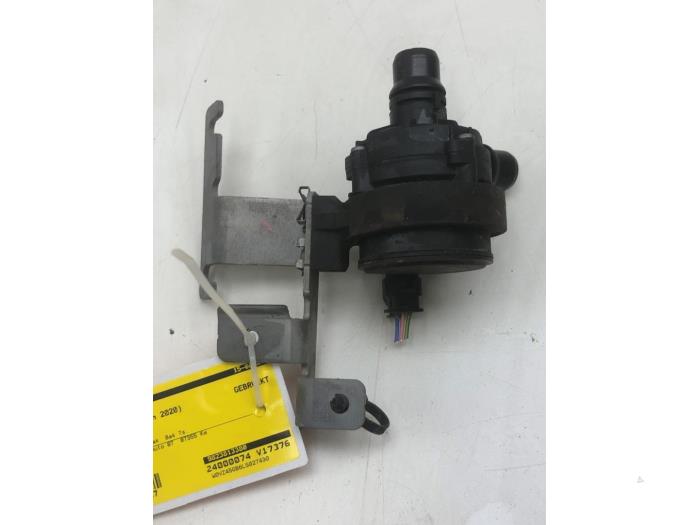 Gebruikte Waterpomp Opel Grandland (X) 1.6 Turbo 16V Hybrid4 Prijs € 40,95 Margeregeling aangeboden door Wessel Parts & Service B.V.